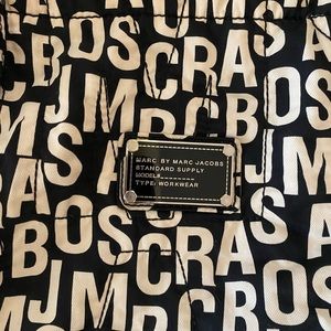 Marc Jacob’s signature tote bag. 💜🥰🙋🏻‍♀️